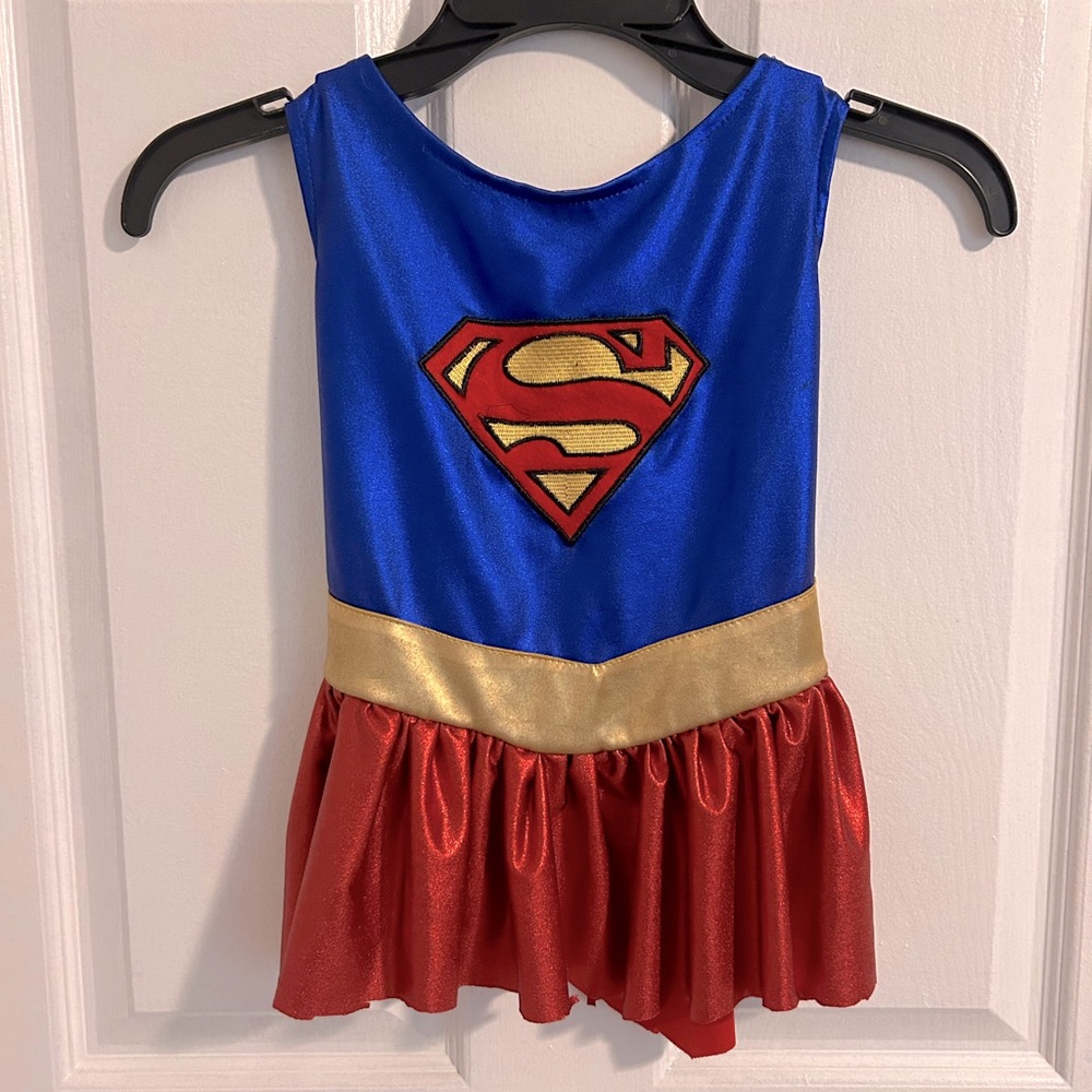 Pet costume—-Supergirl!!!! Medium dog size. Good condition.